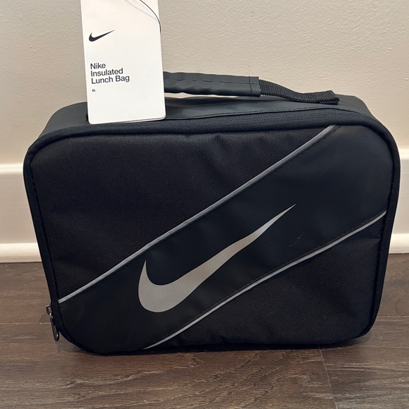 Nike Other - Nike Insulated Lunch bag,coated lining,fabric durable exterior,secure zip top